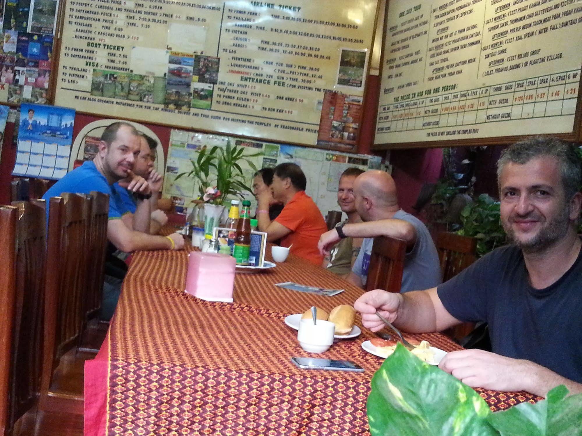 Ta Som Guesthouse & Tour Services Сиемрип Экстерьер фото