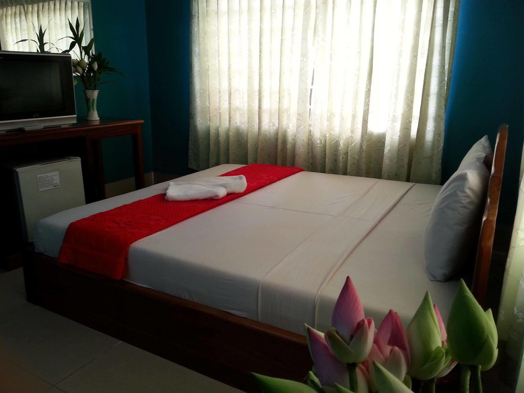 Ta Som Guesthouse & Tour Services Сиемрип Экстерьер фото
